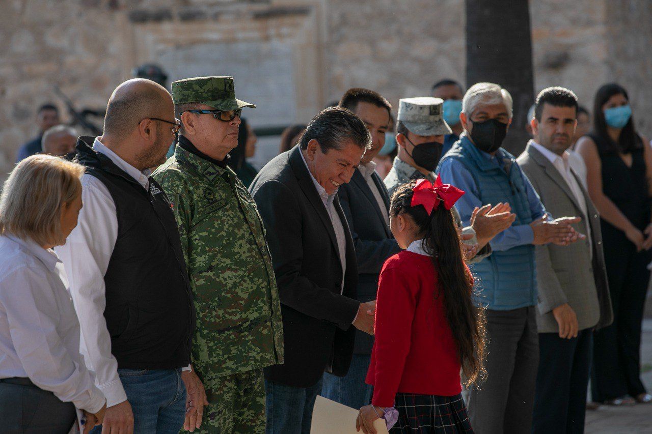 Gobernador David Monreal precede Honores a la Bandera en Valparaíso