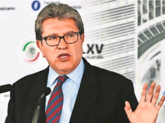 Insiste Monreal en ir por la Presidencia de la República