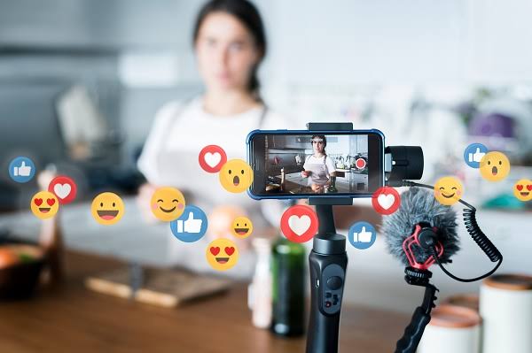 Busca Morena que paguen impuestos los influencers