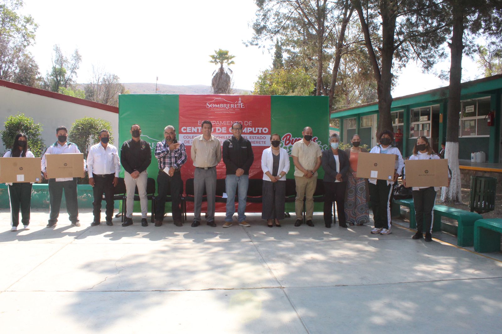 Equipan centro de cómputo en el Colegio de Bachilleres de Sombrerete
