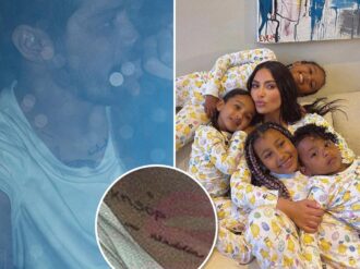 Se tatúa Pete Davidson los nombres de los hijos de Kim Kardashian