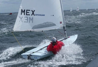 Veleristas aztecas compiten en Campeonato Mundial