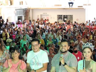 Festeja Hassan Garduño a las mamás de Juan Aldama