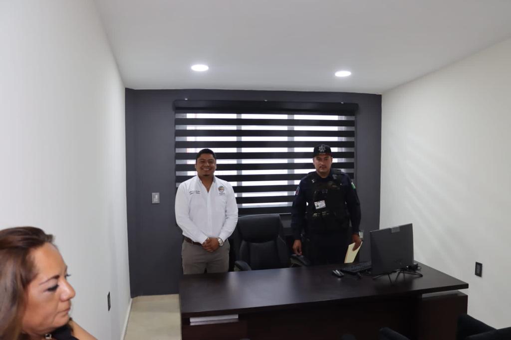 Renuevan la imagen de la Policía Municipal de Villa de Cos