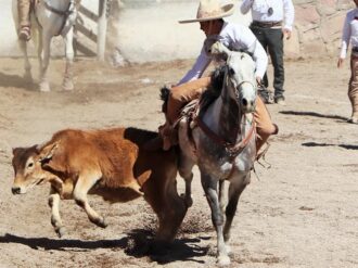 Emocionante mano a mano entre  Charros La Victoria y Hacienda El Maguey