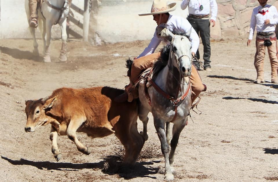 Emocionante mano a mano entre  Charros La Victoria y Hacienda El Maguey