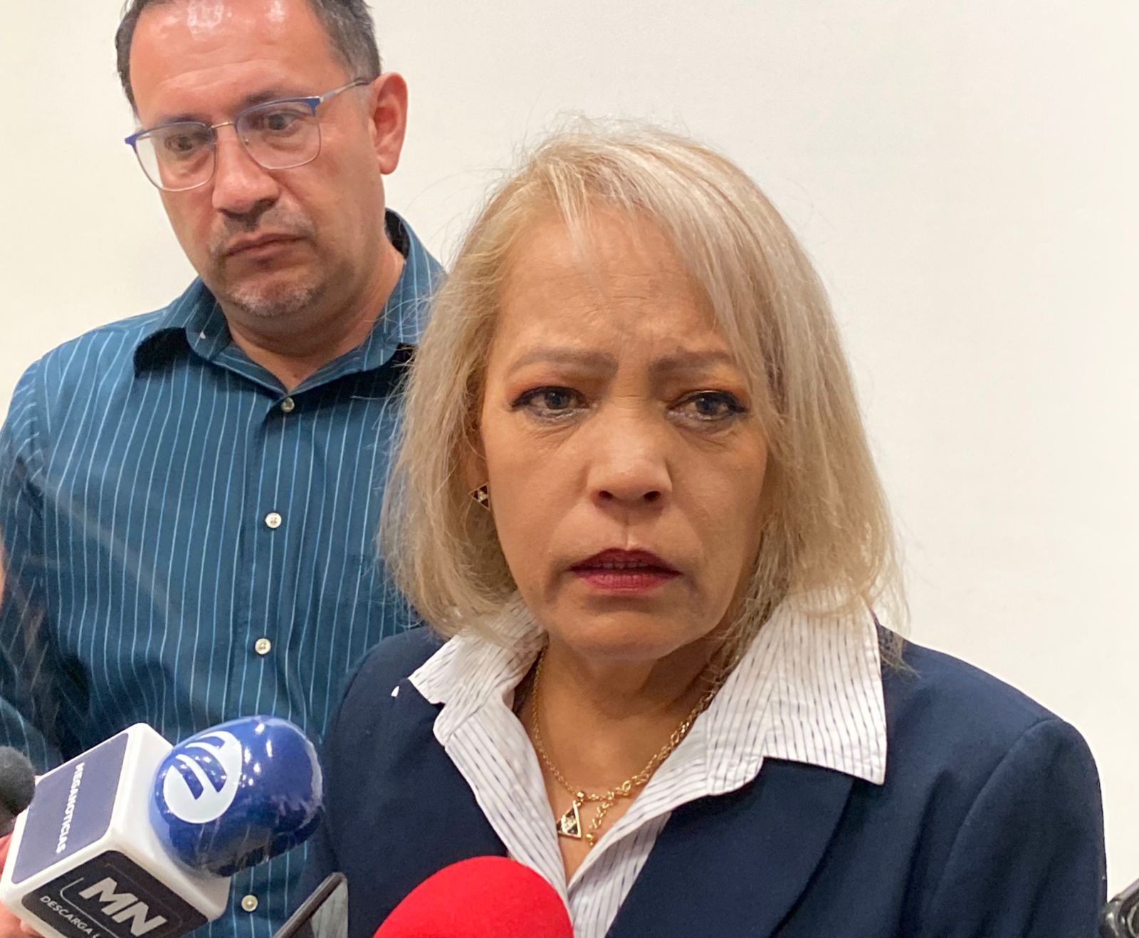 Exigen destitución de director en primaria