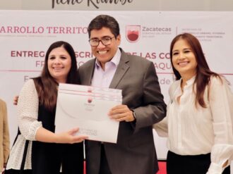 Se hace entrega de 400 escrituras en Fresnillo