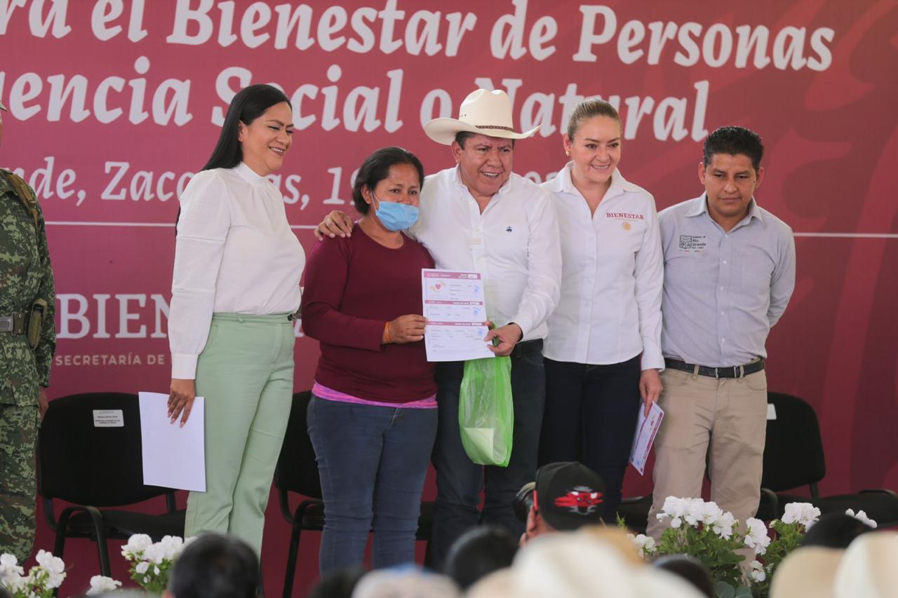 Gobernador David Monreal y Secretaria del Bienestar, Ariadna Montiel, entregan casi 11 millones de pesos en apoyos a 1 mil 040 familias afectadas por granizada atípica en Río Grande