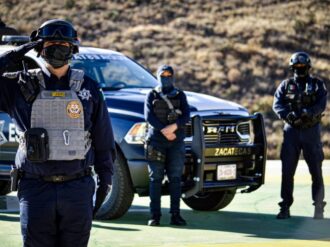 Policía Estatal realiza la detención de cuatro personas en Villanueva por portación de arma de fuego y posible droga