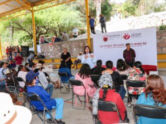 Familias de Jiménez del Teúl reciben apoyos del Gobierno de Zacatecas