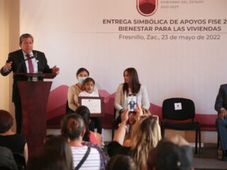 Gobernador David Monreal dignifica 110 viviendas a fresnillenses
