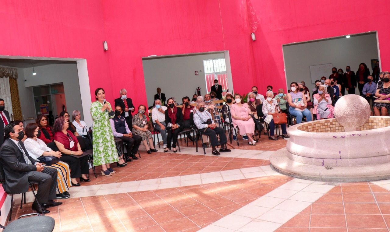 Celebran XIII Aniversario de la Estancia de Día “Casa del Abuelo”