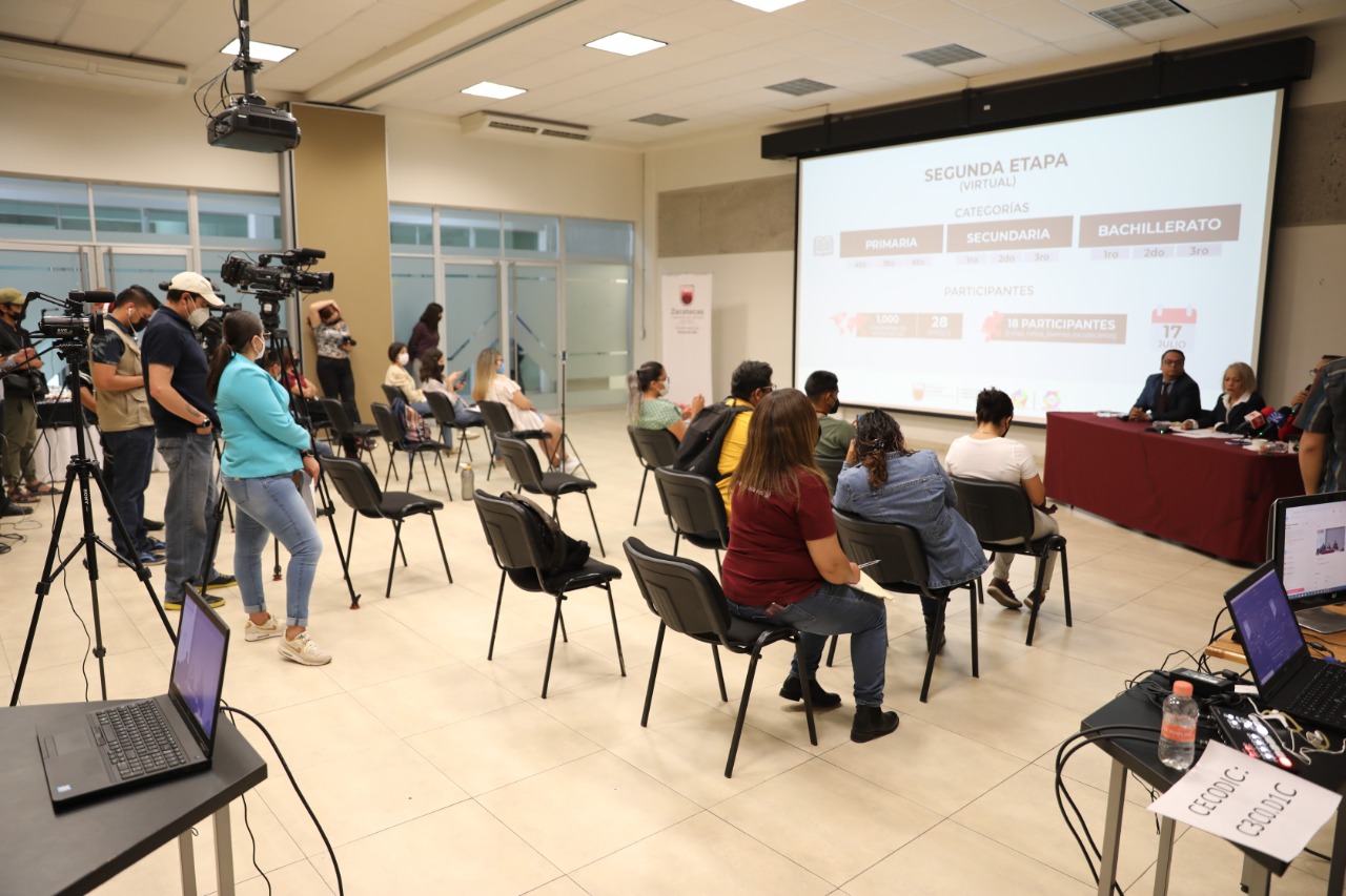 Zacatecas gana títulos en la Olimpiada de Matemáticas de Singapur y Asia