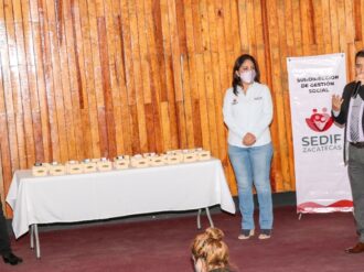 Entrega Gobierno de Zacatecas 55 pulseras electrónicas para niñas y niños autistas