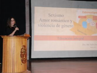 SEMUJER imparte conferencia sobre violencia de género a la comunidad estudiantil de escuelas normales