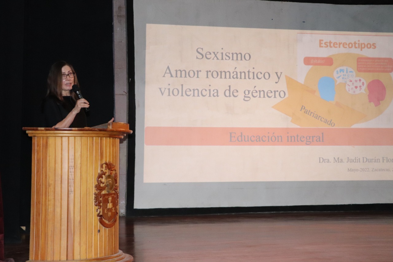 SEMUJER imparte conferencia sobre violencia de género a la comunidad estudiantil de escuelas normales