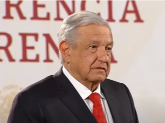 AMLO reclama a la UNAM por mandar a estudiantes de medicina a sus casas y no enfrentar la pandemia