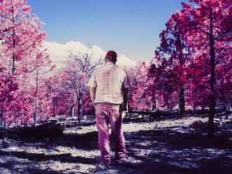 Mexicana fotografía el viaje que hizo en busca de su padre biológico; el proyecto le vale un premio internacional