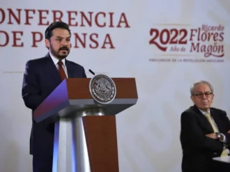 Presentan convocatoria para contratar a 13 mil 765 médicos especialistas