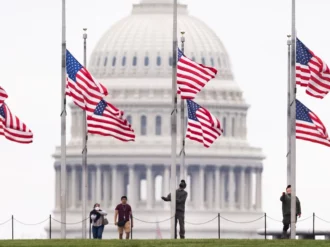 Joe Biden lamenta «trágico hito» en EU: el país alcanza un millón de fallecidos por Covid-19