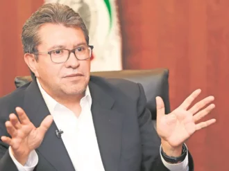 Prevé Monreal que Senado intervenga ante crisis aérea