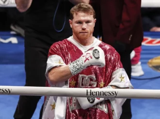 Piden a Canelo Álvarez dejar el golf para concentrarse en el boxeo