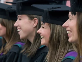 Reino Unido crea visa especial para egresados de las mejores universidades del mundo