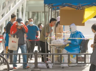 “Pandemia no ha acabado”, advierte la OMS