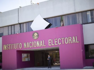 Presentan análisis de distritación federal y local 