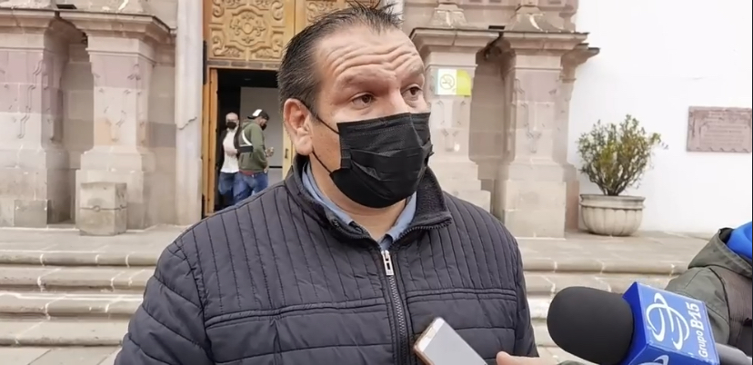 Solicita periodista apoyo del gobierno tras despido injustificado