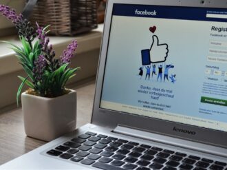 Solicitan a Facebook una opción  para agregar más de una pareja