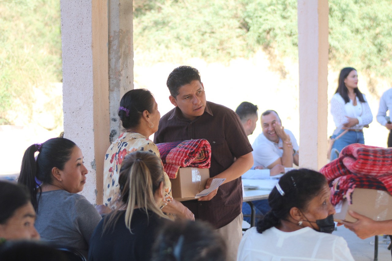 Acerca Río Grande servicios a la comunidad Los Núñez