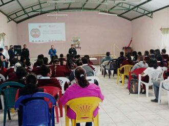 Se imparte taller sobre prevención de delitos cibernéticos en Río Grande