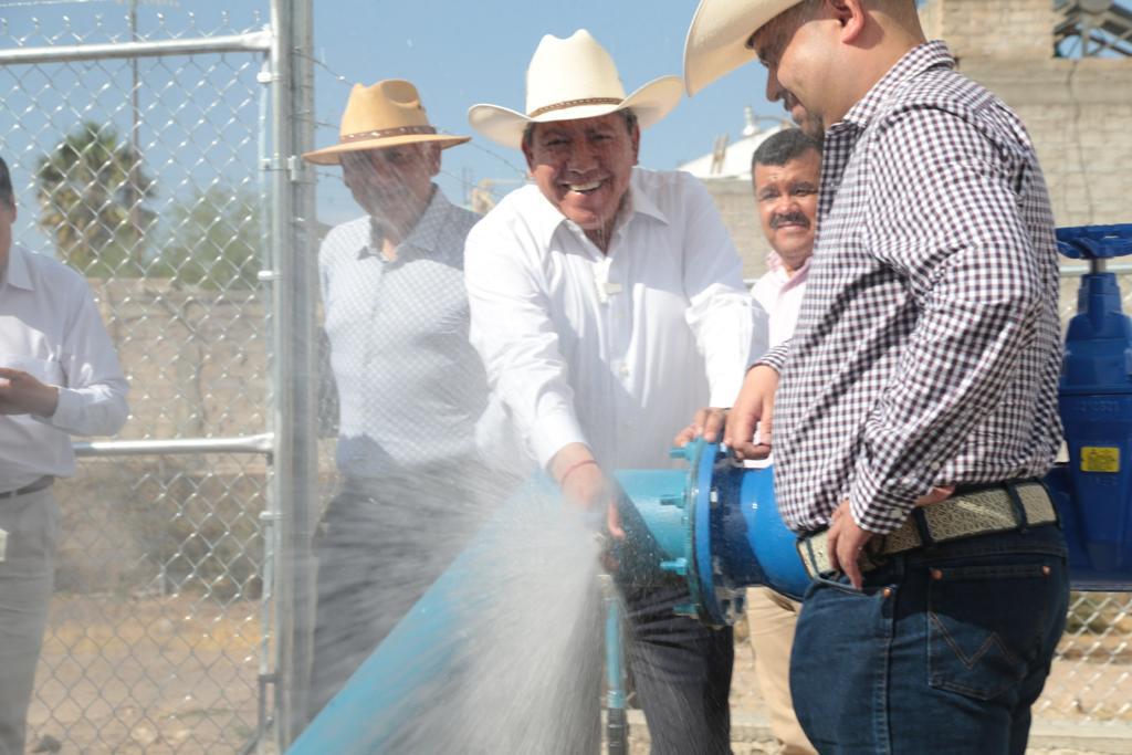 Gobernador David Monreal Ávila inagura pozo de agua potable en Saín Alto