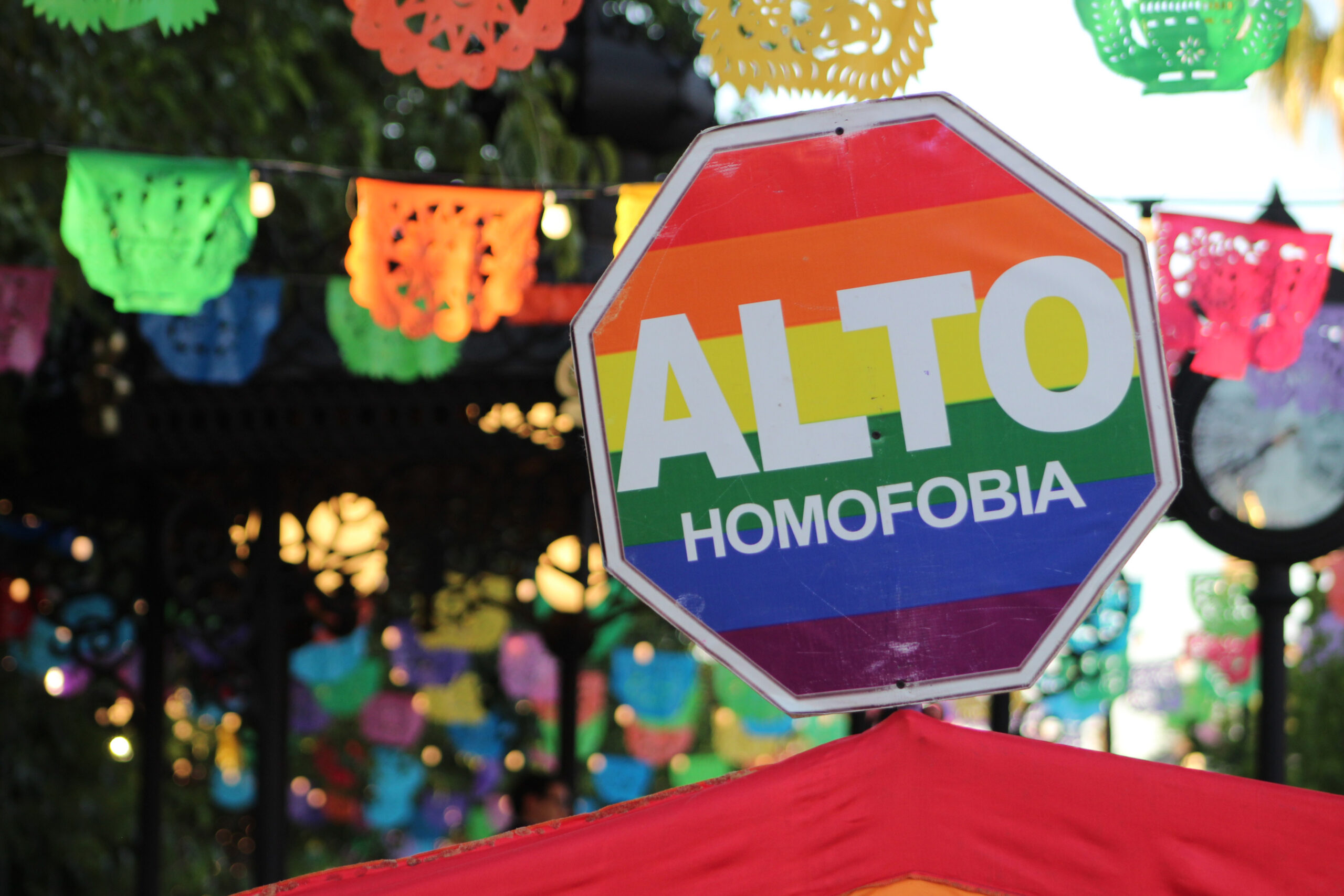 Comunidad LGBT tiene dificultades en el entorno laboral, según expertos