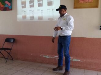 Se imparte taller sobre fertilizantes alternativos en Río Grande