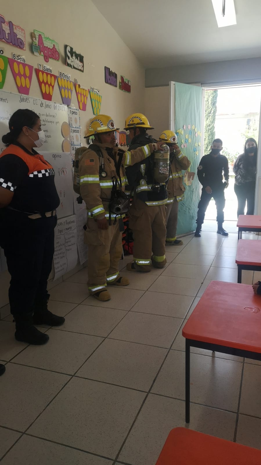 Elementos de Protección Civil de Río Grande imparten actividades a menores en el municipio