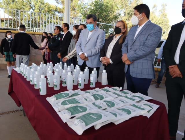 Gobierno de Zacatecas encabeza la ceremonia de Honores a la Bandera en el Plantel Roberto Cabral del Hoyo 