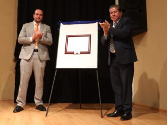 Gobernador David Monreal entrega certificado de calidad ISO 9001:2015 al Centro de Actualización del Magisterio