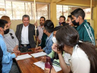Gobernador David Monreal visita el módulo de registro de solicitantes a la Pensión para el Bienestar de las Personas con Discapacidad en Fresnillo