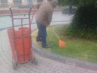 Se realiza mantenimiento y limpieza en las principales vías y áreas verdes de la capital
