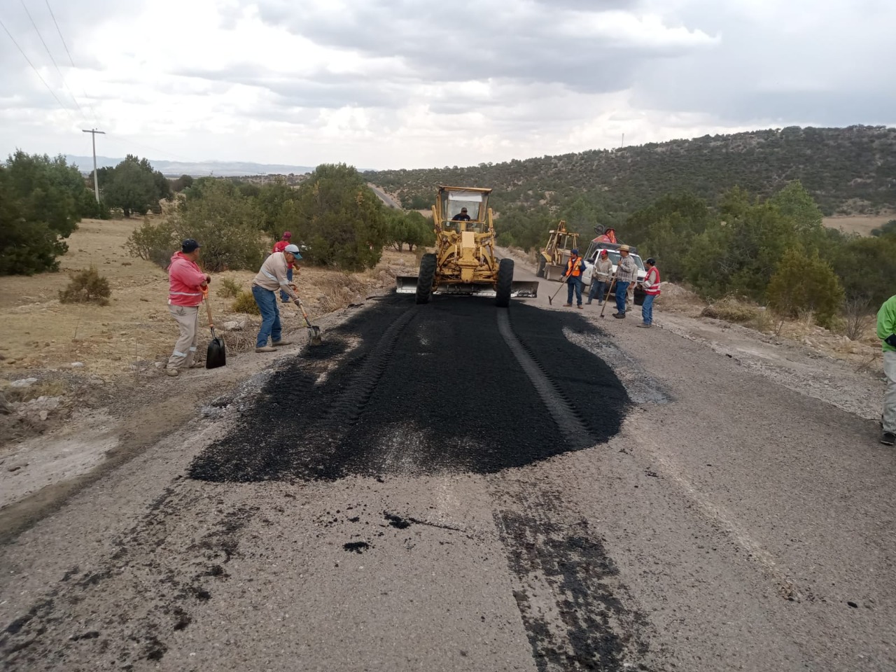 Secretaría de Obras Públicas realiza mantenimiento en carreteras