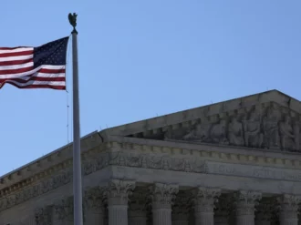 Pondrá EU fin a política para que  solicitantes de asilo esperen en México