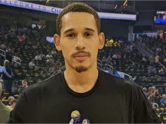 Juan Toscano es el primer mexicano en una serie decisiva de la NBA
