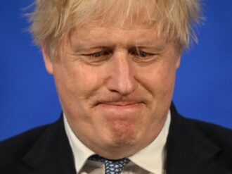Boris Johnson renuncia como primer ministro de Reino Unido