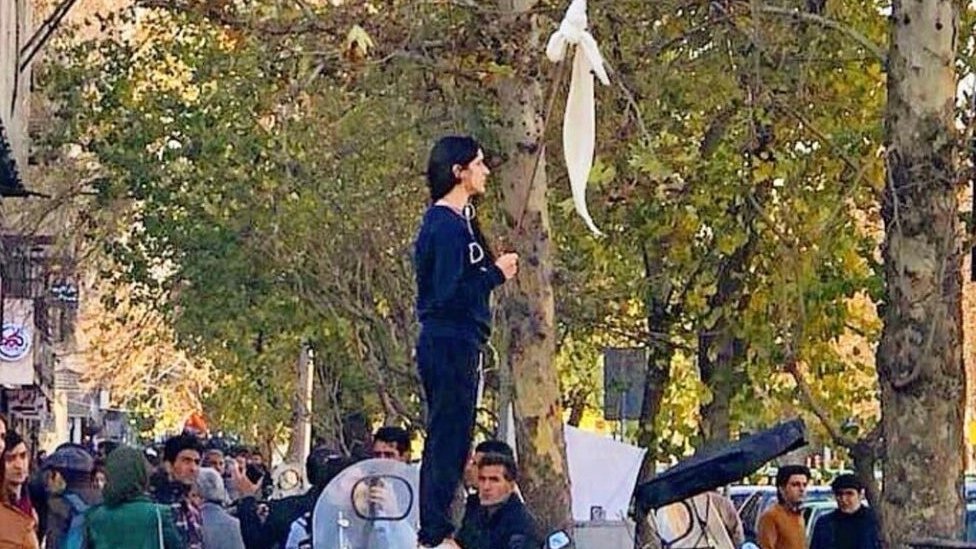 «No es no»: las mujeres iraníes que protestan contra el hiyab obligatorio