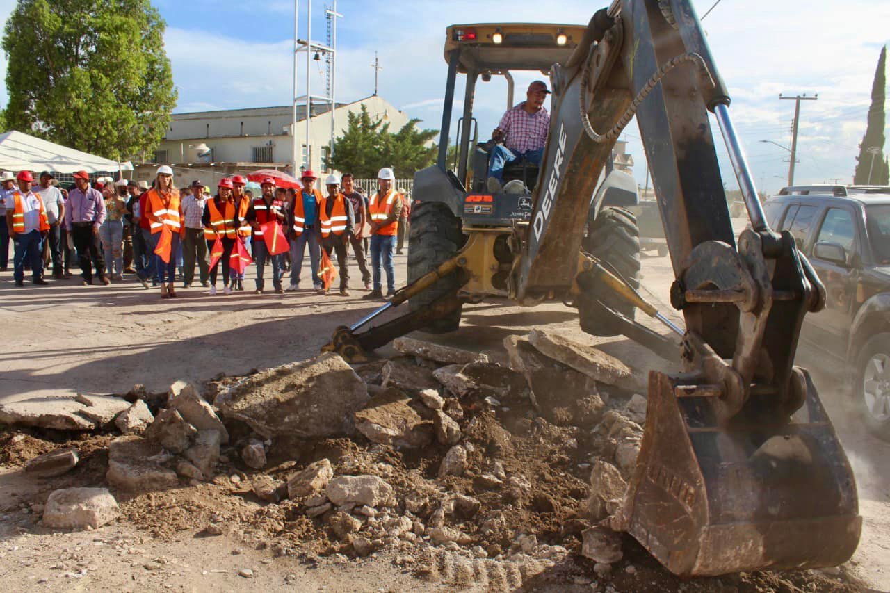 Construyen jardín en Jaulas de Abajo, Pinos