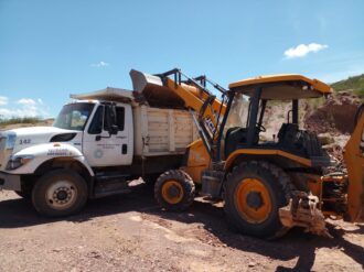 Rehabilitación de caminos, una puerta al desarrollo en Río Grande