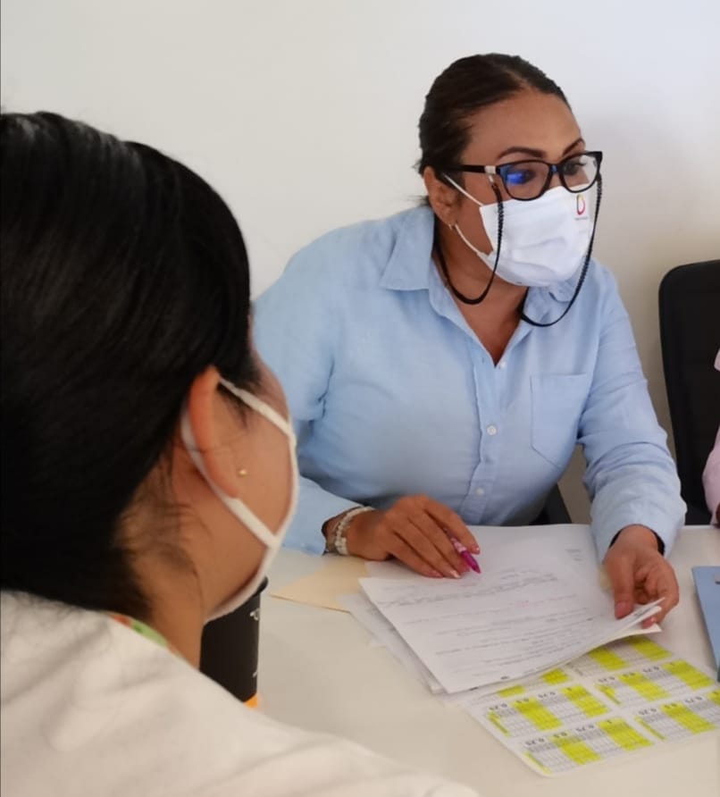 Revisa Norma Berrelleza antigüedad de trabajadores de la Salud